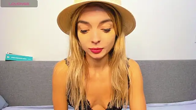 Snapshot of _ellen_meow_ chatting on 5, 3, 2025 ellen meow online show from 5, 3, 2025