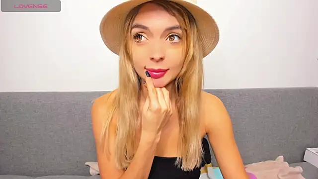 Snapshot of _ellen_meow_ chatting on 7, 3, 2025 ellen meow online show from 7, 3, 2025