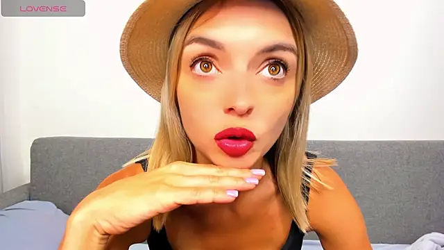 Snapshot of _ellen_meow_ chatting on 17, 9, 2025 ellen meow online show from 17, 9, 2025