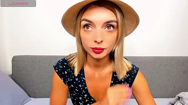 Snapshot of _ellen_meow_ chatting on 19, 9, 2025 ellen meow online show from 19, 9, 2025