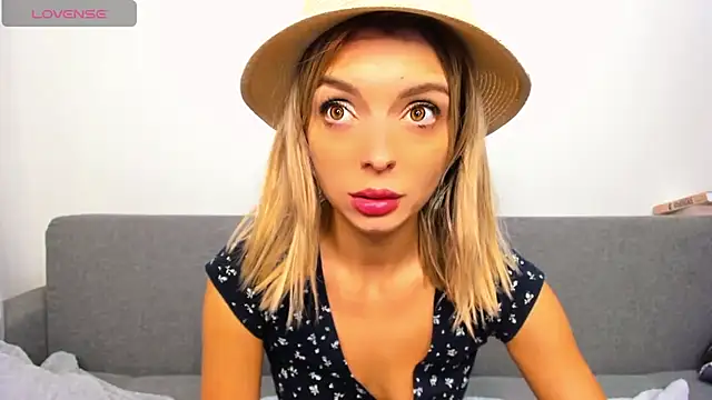 Snapshot of _ellen_meow_ chatting on 28, 10, 2025 ellen meow online show from 28, 10, 2025