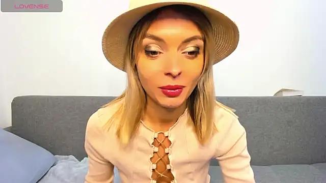 Snapshot of _ellen_meow_ chatting on 31, 10, 2025 ellen meow online show from 31, 10, 2025