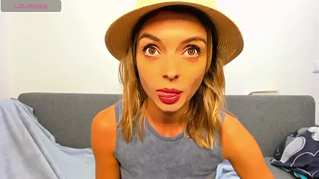 Snapshot of _ellen_meow_ chatting on 6, 11, 2025 ellen meow online show from 6, 11, 2025