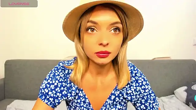 Snapshot of _ellen_meow_ chatting on 7, 11, 2025 ellen meow online show from 7, 11, 2025