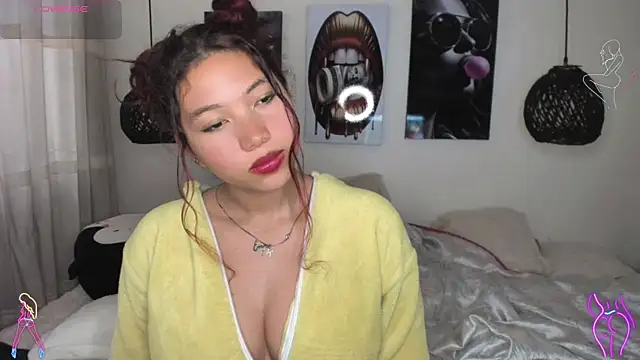 Snapshot of kyliejenner_hot chatting on 16, 2, 2025 kyliejenner hot online show from 16, 2, 2025