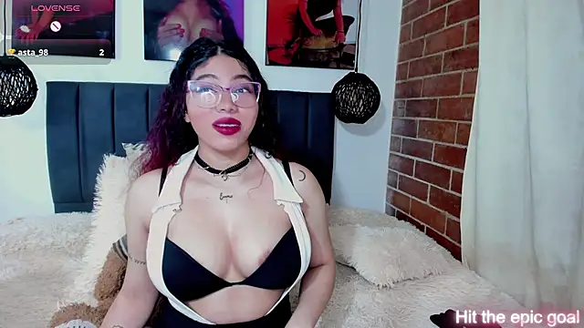 kyliejenner hot online show from 16, 2, 2026