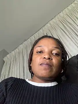 Snapshot of slimcateee chatting on 26, 2, 2025 slimcateee online show from 26, 2, 2025