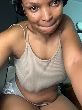 Snapshot of slimcateee chatting on 7, 3, 2025 slimcateee online show from 7, 3, 2025