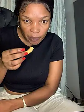 Snapshot of slimcateee chatting on 8, 3, 2025 slimcateee online show from 8, 3, 2025