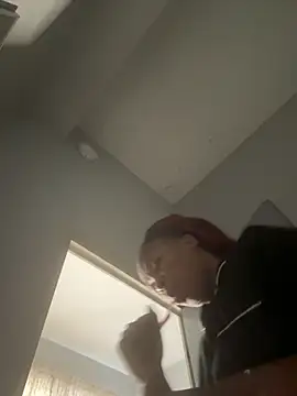 Snapshot of slimcateee chatting on 19, 10, 2025 slimcateee online show from 19, 10, 2025