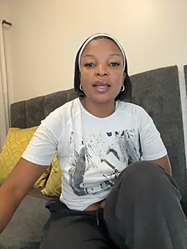 Snapshot of slimcateee chatting on 11, 11, 2025 slimcateee online show from 11, 11, 2025