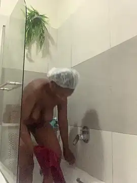 Snapshot of slimcateee chatting on 24, 11, 2025 slimcateee online show from 24, 11, 2025