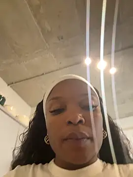 Snapshot of slimcateee chatting on 26, 11, 2025 slimcateee online show from 26, 11, 2025