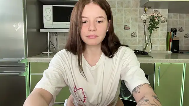 Snapshot of mia___mi chatting on 5, 3, 2025 mia mi online show from 5, 3, 2025