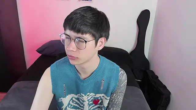 Aventure Twinks online show from 15, 1, 2026