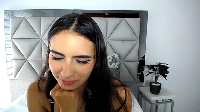 Snapshot of nina_pons chatting on 6, 2, 2025 nina pons online show from 6, 2, 2025