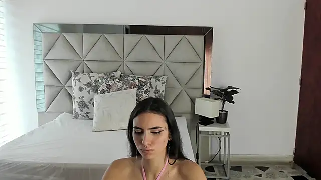 Snapshot of nina_pons chatting on 15, 10, 2025 nina pons online show from 15, 10, 2025