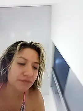 valeriahunter1 online show from 11, 1, 2025