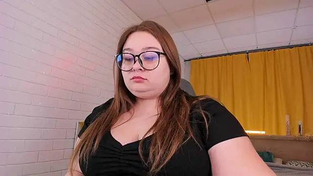 KimberlyMaran online show from 5, 1, 2025