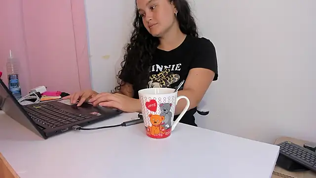 kattypinkk online show from 16, 1, 2026