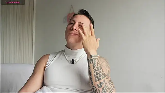 Snapshot of Muscle_King_Cum chatting on 19, 6, 2026 Muscle King Cum online show from 19, 6, 2026