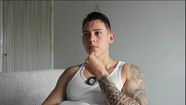 Snapshot of Muscle_King_Cum chatting on 22, 6, 2026 Muscle King Cum online show from 22, 6, 2026