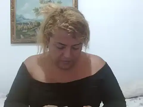 Snapshot of KIARAMARSHALLWELLZ chatting on 20, 1, 2025 KIARAMARSHALLWELLZ online show from 20, 1, 2025