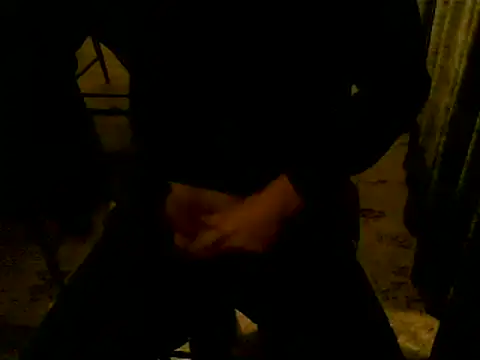 Snapshot of hornyman18cm39 chatting on 6, 10, 2025 hornyman18cm39 online show from 6, 10, 2025