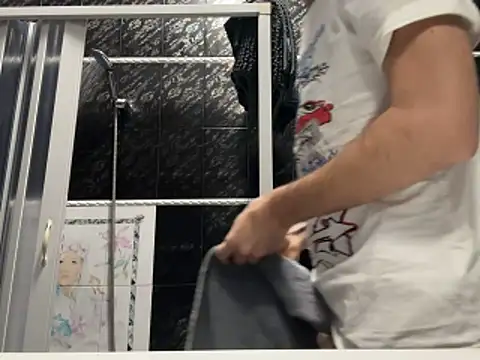 Snapshot of Drogon1000 chatting on 13, 12, 2025 Drogon1000 online show from 13, 12, 2025