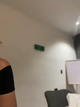 Emilia Bakerr online show from 7, 2, 2025