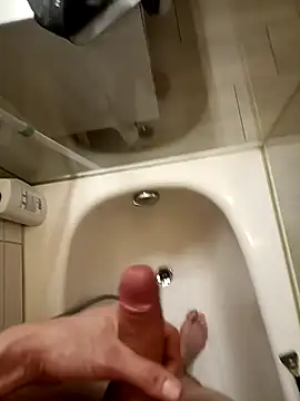 Snapshot of victortt chatting on 21, 11, 2025 victortt online show from 21, 11, 2025