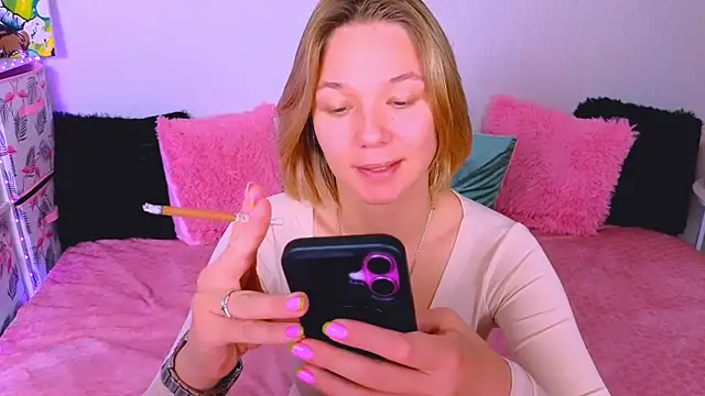 Snapshot of Karen_morris chatting on 15, 5, 2026 Karen morris online show from 15, 5, 2026