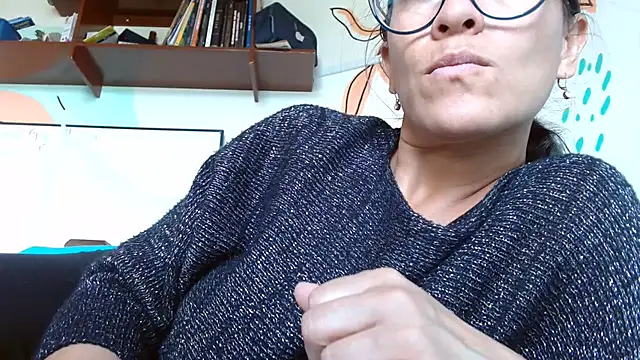 lupita84 online show from 21, 12, 2025