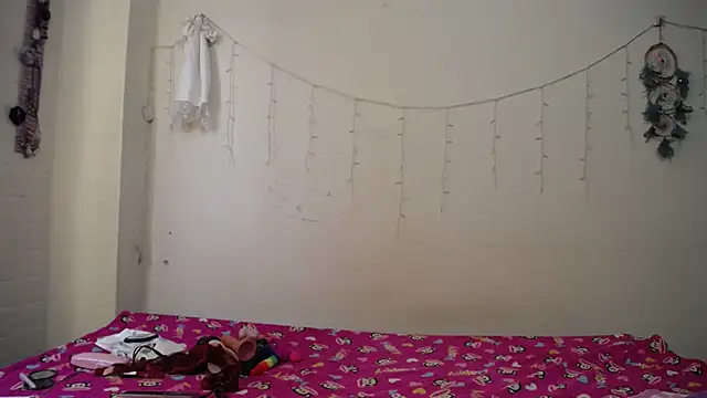Snapshot of Nicolle-sky chatting on 4, 2, 2025 Nicolle-sky online show from 4, 2, 2025