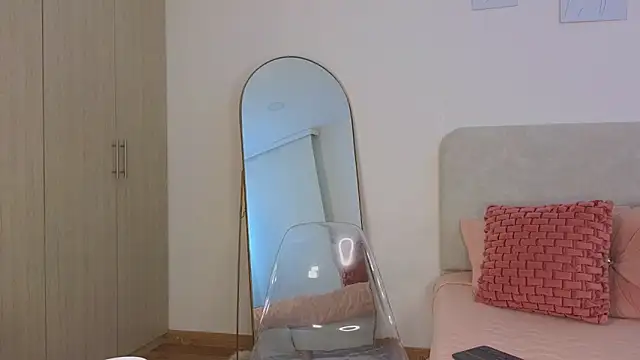 KristennBlue online show from 18, 12, 2025