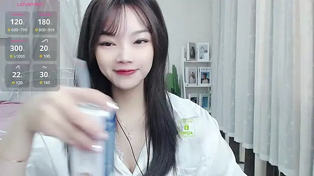 Snapshot of Jenny-Z chatting on 23, 2, 2025 Jenny-Z online show from 23, 2, 2025
