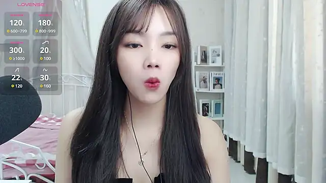 Snapshot of Jenny-Z chatting on 28, 2, 2025 Jenny-Z online show from 28, 2, 2025