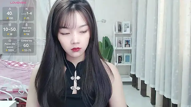 Snapshot of Jenny-Z chatting on 6, 3, 2025 Jenny-Z online show from 6, 3, 2025
