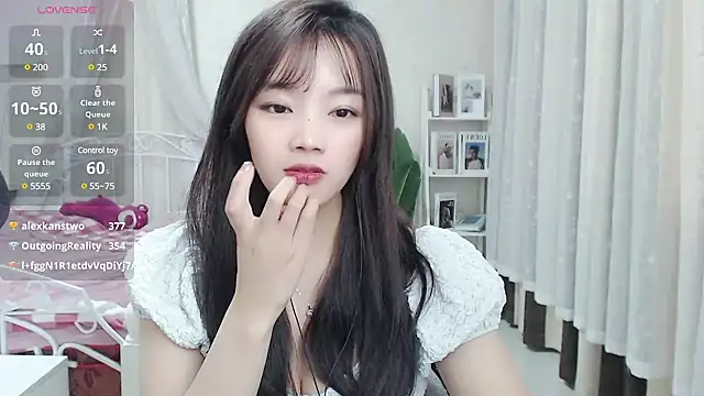 Snapshot of Jenny-Z chatting on 15, 3, 2025 Jenny-Z online show from 15, 3, 2025