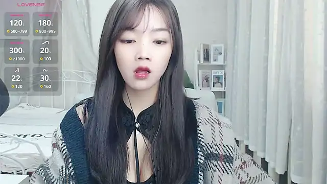 Snapshot of Jenny-Z chatting on 21, 3, 2025 Jenny-Z online show from 21, 3, 2025