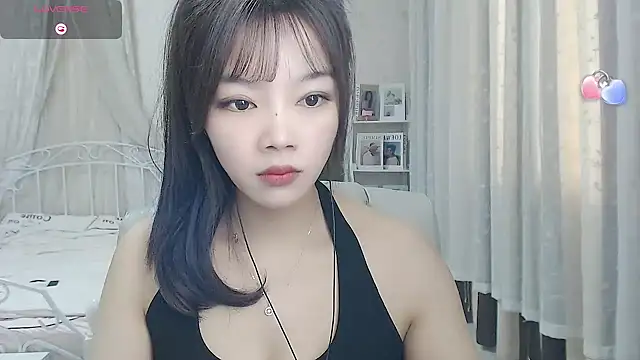 Snapshot of Jenny-Z chatting on 10, 9, 2025 Jenny-Z online show from 10, 9, 2025