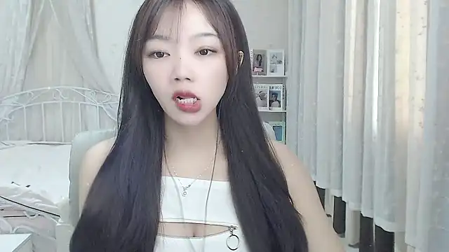 Snapshot of Jenny-Z chatting on 21, 9, 2025 Jenny-Z online show from 21, 9, 2025
