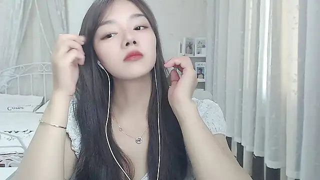 Snapshot of Jenny-Z chatting on 28, 4, 2026 Jenny-Z online show from 28, 4, 2026