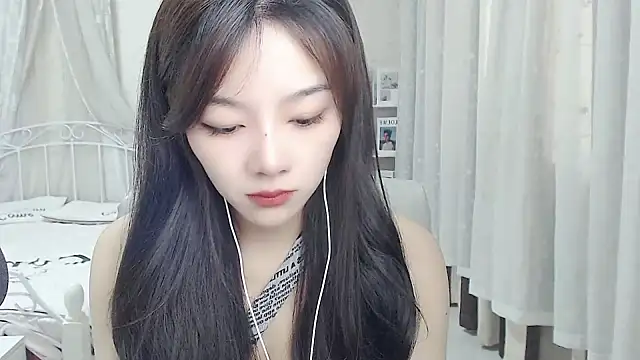 Snapshot of Jenny-Z chatting on 17, 5, 2026 Jenny-Z online show from 17, 5, 2026