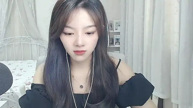 Snapshot of Jenny-Z chatting on 18, 5, 2026 Jenny-Z online show from 18, 5, 2026