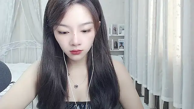 Snapshot of Jenny-Z chatting on 10, 7, 2026 Jenny-Z online show from 10, 7, 2026