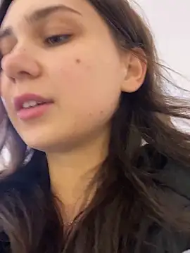 Snapshot of QuitieLia chatting on 9, 12, 2024 QuitieLia online show from 9, 12, 2024
