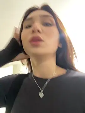 Snapshot of QuitieLia chatting on 12, 12, 2024 QuitieLia online show from 12, 12, 2024