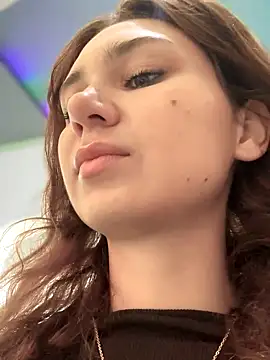 Snapshot of QuitieLia chatting on 7, 10, 2025 QuitieLia online show from 7, 10, 2025
