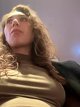 Snapshot of QuitieLia chatting on 10, 10, 2025 QuitieLia online show from 10, 10, 2025